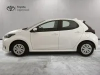 Usata Toyota Yaris Hybrid Active 92 CV (67 kW) 2025 Bianco Berlina
