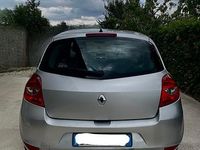 Gebraucht Renault Clio II 85 PS (62 kW) 2007 Grau Kleinwagen