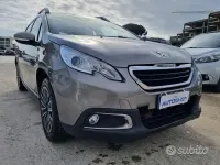 Usata Peugeot 2008 Active 92 CV (67 kW) 2015 Grigio scuro metallizzato SUV