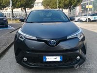 Usata Toyota C-HR 116 CV (85 kW) 2018 Grigio SUV