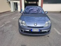 Usata Renault Laguna III Initiale 173 CV (127 kW) 2008 Blu/azzurro Berlina