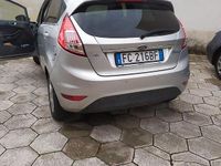 Usata Ford Fiesta Titanium 75 CV (55 kW) 2016 Grigio Berlina