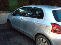 Usata Toyota Yaris 100 CV (73 kW) 2013 Grigio Utilitaria