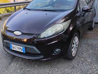 Usata Ford Fiesta 96 CV (70 kW) 2010 Rosso Utilitaria