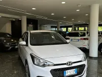 Usata Hyundai i20 Comfort 75 CV (55 kW) 2018 Bianco Berlina