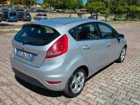 Usata Ford Fiesta Titanium 80 CV (58 kW) 2013 Grigio Berlina