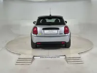 Usata Mini Cooper SE Classic 135 kW (184 CV) 2023 Grigio Utilitaria