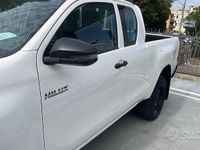 Usata Toyota HiLux 150 CV (110 kW) 2023 Bianco Pick-up