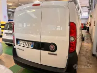 Usata Fiat Doblò Lounge 105 CV (77 kW) 2022 Bianco Monovolume