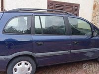 Usata Opel Zafira 2002 Blu Monovolume