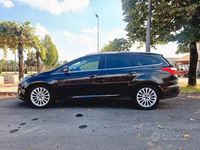Usata Ford Focus 115 CV (84 kW) 2011 Nero Station wagon