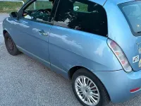 Usata Lancia Ypsilon 75 CV (55 kW) 2006 Bluazzurro Utilitaria