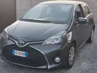 Usata Toyota Yaris 69 CV (50 kW) 2017 Grigio Utilitaria