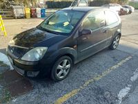 Usata Ford Fiesta 75 CV (55 kW) 2006 Nero Berlina