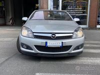 Usata Opel Astra Cabriolet Eco 140 CV (102 kW) 2006 Grigio Cabrio