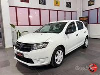Usata Dacia Sandero Lauréate 75 CV (55 kW) 2016 Bianco Berlina