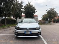 Usata VW Polo R-line 90 CV (66 kW) 2020 Grigio Utilitaria