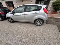Usata Ford Fiesta 60 CV (44 kW) 2014 Grigio Utilitaria