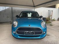 Begagnad Mini ONE 75 HK (55 kW) 2018 Blå Halvkombi