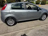 Usado Fiat Grande Punto Active 65 HP (47 kW) 2006 Cinzento Citadino