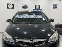 Usata Opel Astra Cosmo 100 CV (73 kW) 2012 Nero Berlina