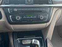 Usata BMW 318 143 CV (105 kW) 2013 Marrone Station wagon