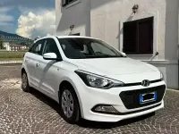 Usata Hyundai i20 75 CV (55 kW) 2017 Bianco Berlina