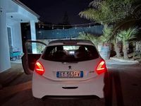 Usata Peugeot 208 82 CV (60 kW) 2015 Bianco Utilitaria