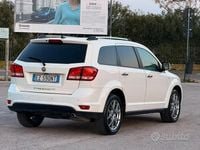 Usata Fiat Freemont Lounge 170 CV (125 kW) 2015 Bianco SUV