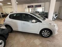 Usata Peugeot 208 Active 92 CV (67 kW) 2013 Bianco Utilitaria