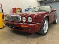 Usata Jaguar XJ8 Executive 284 CV (208 kW) 2000 Rosso Berlina