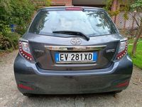 Usata Toyota Yaris Lounge 69 CV (50 kW) 2014 Grigio Berlina