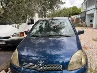 Usado Toyota Yaris 68 CV (50 kW) 1999 Azul Utilitario