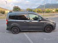 Usata Ford Tourneo Courier Sport 101 CV (74 kW) 2020 Grigio Monovolume