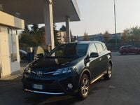 Usata Toyota RAV4 Active 124 CV (91 kW) 2015 Blu Berlina