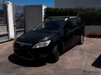 Käytetty Ford Focus 100 HP (73 kW) 2011 Musta Farmari