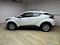Usata Toyota C-HR Active 122 CV (89 kW) 2022 Bianco SUV