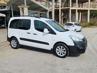 Usata Peugeot Partner Outdoor 100 CV (73 kW) 2017 Nero Monovolume