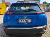 Usata Peugeot 2008 Active 102 CV (75 kW) 2022 Blu/azzurro SUV
