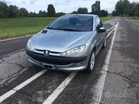 Usata Peugeot 206 CC 108 CV (79 kW) 2001 Grigio Cabrio