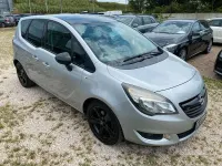 Usata Opel Meriva Design Edition 121 CV (88 kW) 2015 Grigio chiaro Monovolume