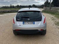 Usata Lancia Delta Gold 120 CV (88 kW) 2013 Argento Utilitaria