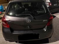 Usata Toyota Yaris 69 CV (50 kW) 2008 Grigio Utilitaria
