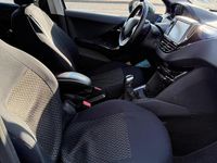 Usata Peugeot 208 2016 Utilitaria