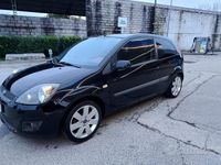Usata Ford Fiesta 49 CV (36 kW) 2006 Nero Utilitaria