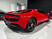 Usata Ferrari 296 829 CV (609 kW) 2025 Rosso Cabrio