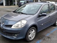 Usata Renault Clio II 58 CV (42 kW) 2005 Grigio Utilitaria