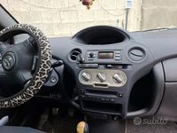 Usata Toyota Yaris 65 CV (47 kW) 2004 Berlina