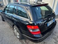 Usata Mercedes C220 Avantgarde 170 CV (125 kW) 2008 Obsidianschwarz  metalliclack Station wagon