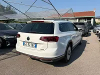 Usata VW Passat Alltrack Business 200 CV (147 kW) 2022 Bianco Station wagon